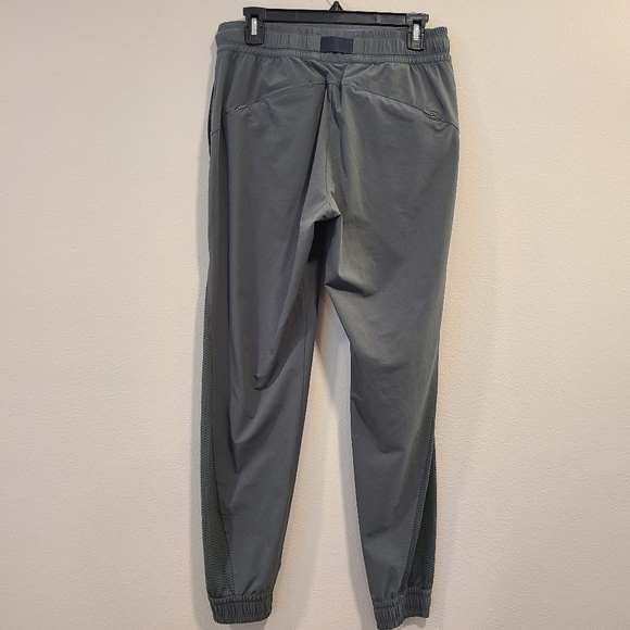 Athleta Quest Olive Green Jogger Pants - Picture 11 of 13